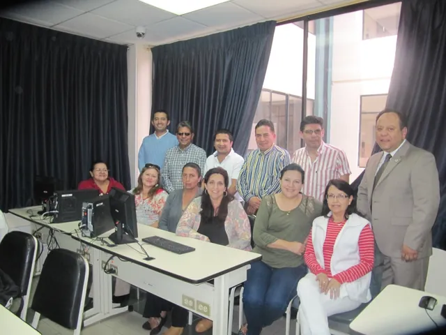 Participantes durante un taller